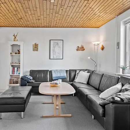 بيت للعطل Cozy Home In Thyboron With Sauna